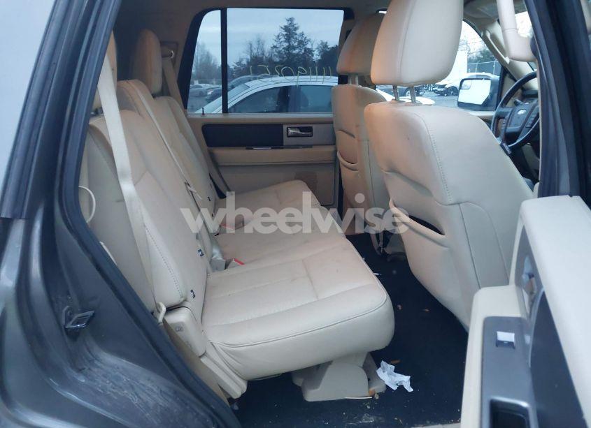 Photo 8 of 2016 Ford Expedition XLT (VIN 1FMJU1JT7GEF51901)