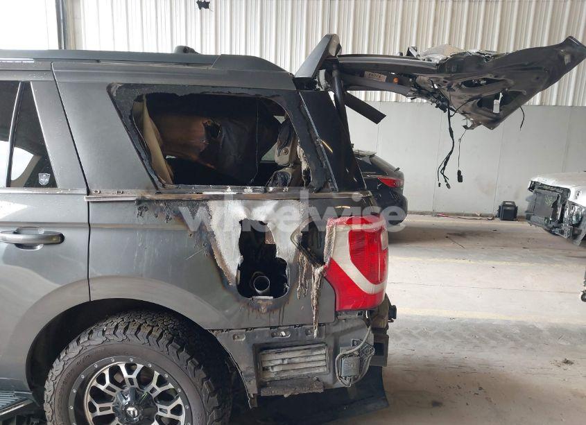 Photo 6 of 2018 Ford Expedition XLT (VIN 1FMJU1JT7JEA22830)