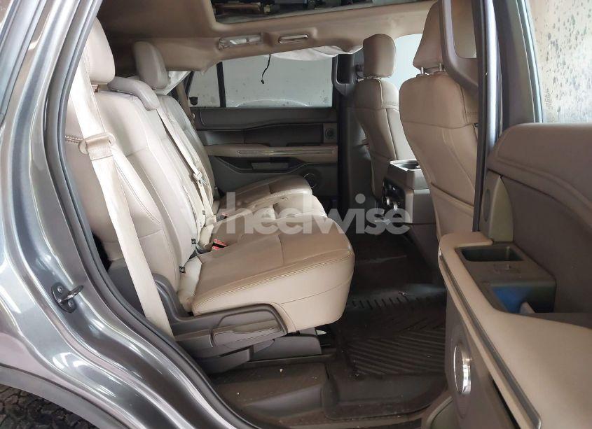 Photo 8 of 2018 Ford Expedition XLT (VIN 1FMJU1JT7JEA22830)