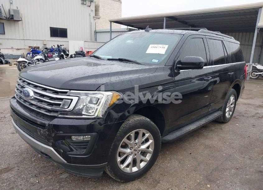Photo 2 of 2020 Ford Expedition XLT (VIN 1FMJU1JT7LEA43406)