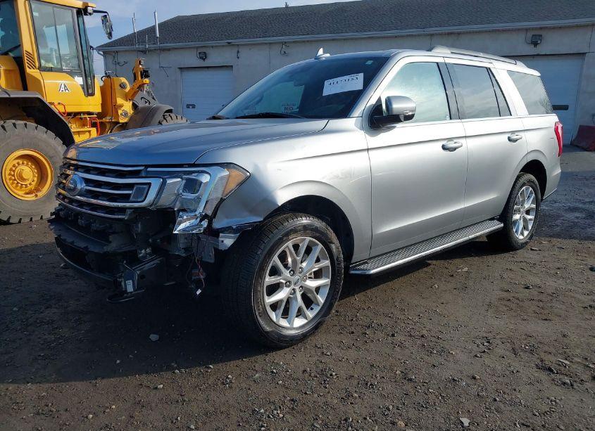 Photo 2 of 2020 Ford Expedition XLT (VIN 1FMJU1JT7LEA52431)