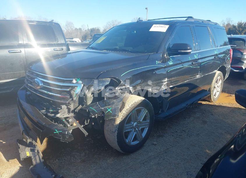 Photo 2 of 2021 Ford Expedition XLT (VIN 1FMJU1JT7MEA47795)