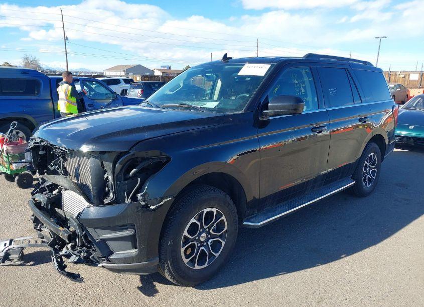 Photo 2 of 2022 Ford Expedition XLT (VIN 1FMJU1JT7NEA67322)