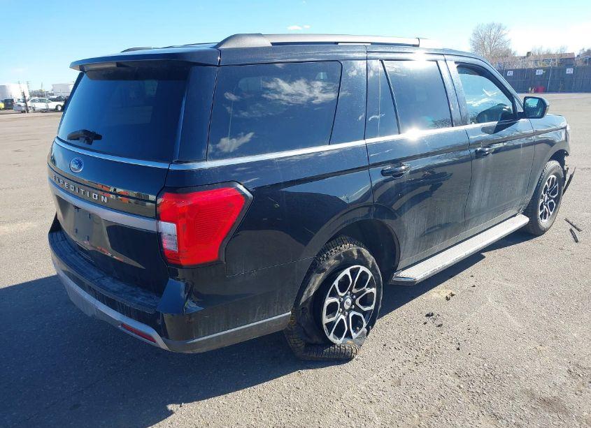 Photo 4 of 2022 Ford Expedition XLT (VIN 1FMJU1JT7NEA67322)