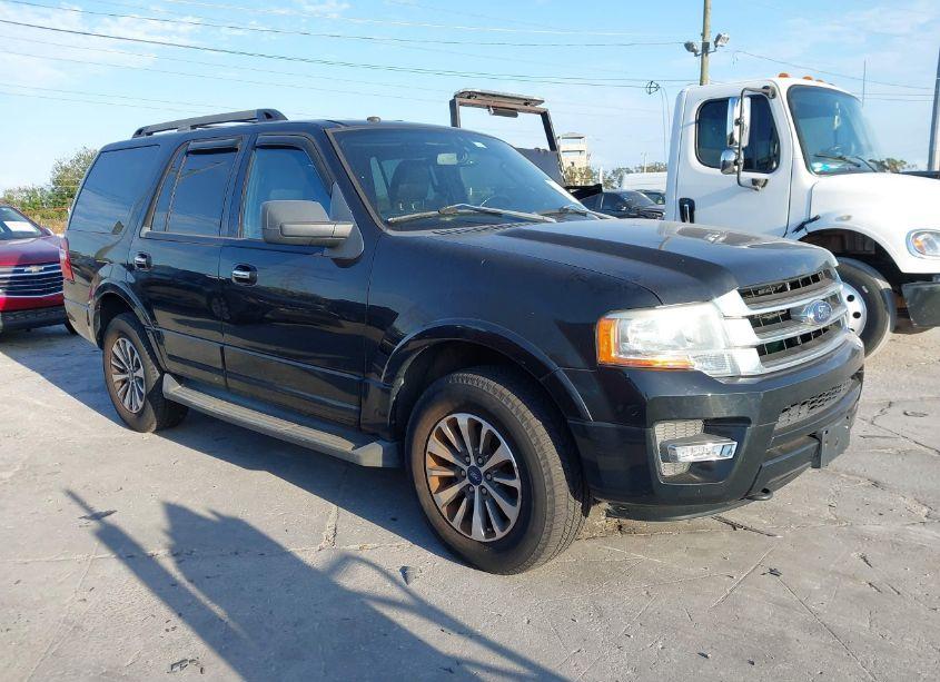 2016 Ford Expedition XLT (VIN 1FMJU1JT8GEF17871) main photo