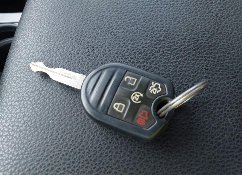 Photo 11 of 2016 Ford Expedition XLT (VIN 1FMJU1JT8GEF17871)