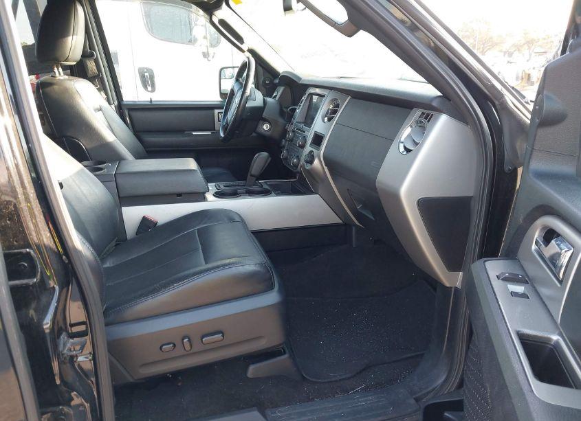 Photo 5 of 2016 Ford Expedition XLT (VIN 1FMJU1JT8GEF17871)