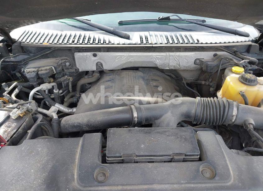 Photo 10 of 2016 Ford Expedition XLT (VIN 1FMJU1JT8GEF33357)