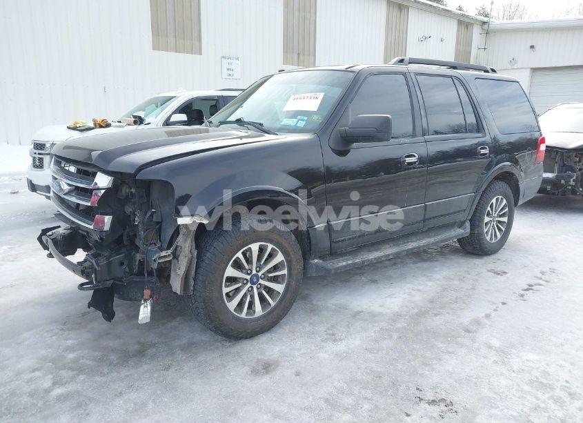 Photo 2 of 2016 Ford Expedition XLT (VIN 1FMJU1JT8GEF33357)