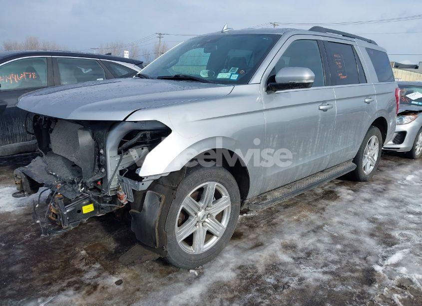 Photo 2 of 2020 Ford Expedition XLT (VIN 1FMJU1JT8LEA23794)
