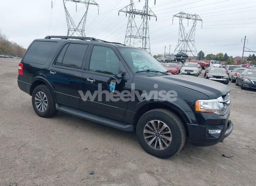 2017 Ford Expedition XLT (VIN 1FMJU1JT9HEA18241) main photo