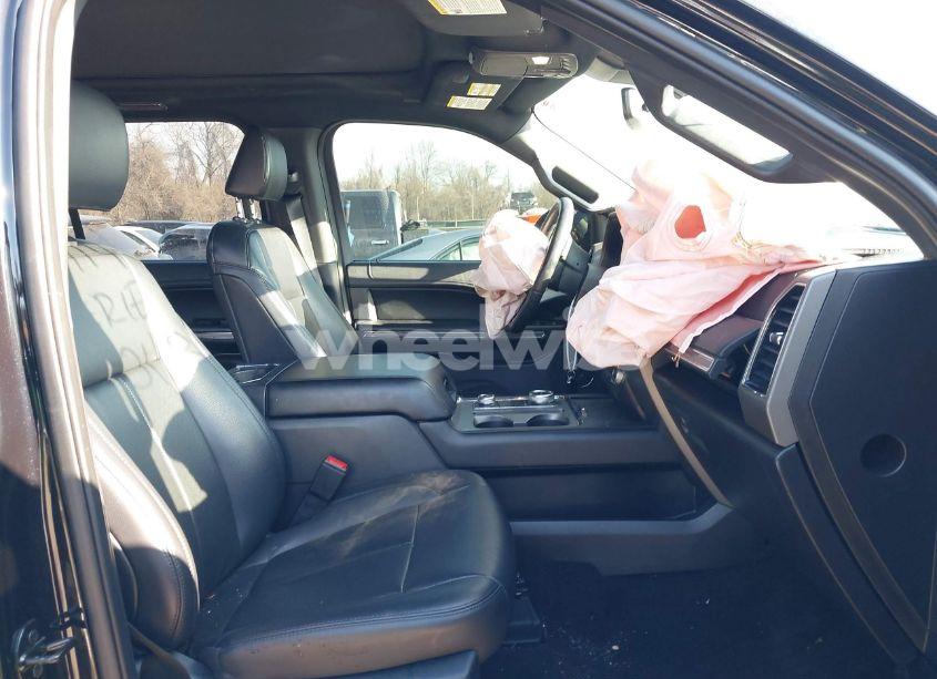 Photo 5 of 2021 Ford Expedition XLT (VIN 1FMJU1JT9MEA21621)