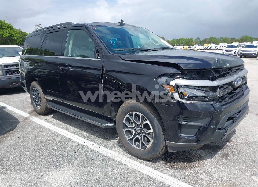 2022 Ford Expedition XLT (VIN 1FMJU1JT9NEA67323) main photo