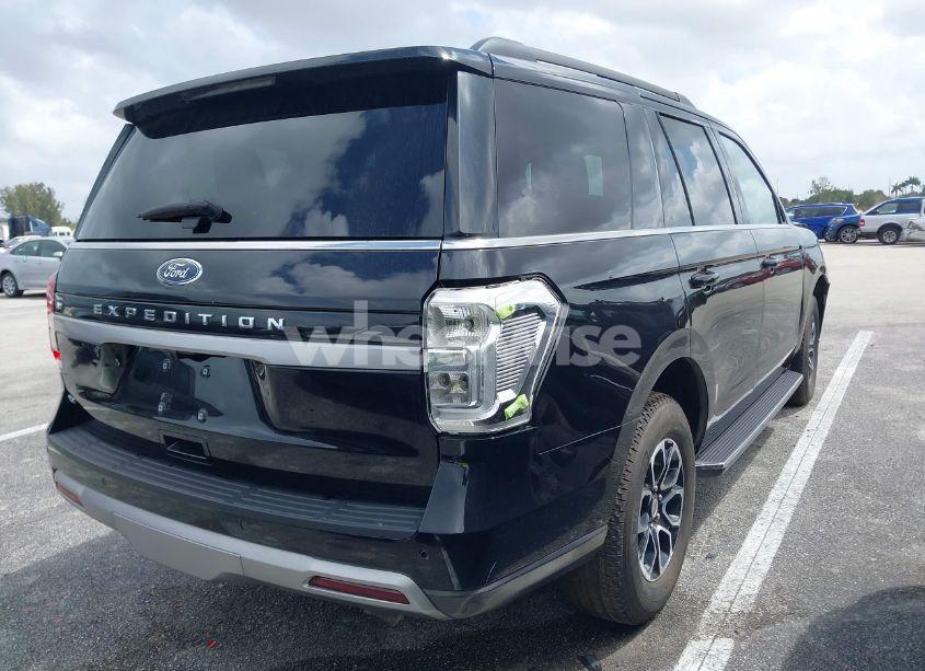 Photo 4 of 2022 Ford Expedition XLT (VIN 1FMJU1JT9NEA67323)