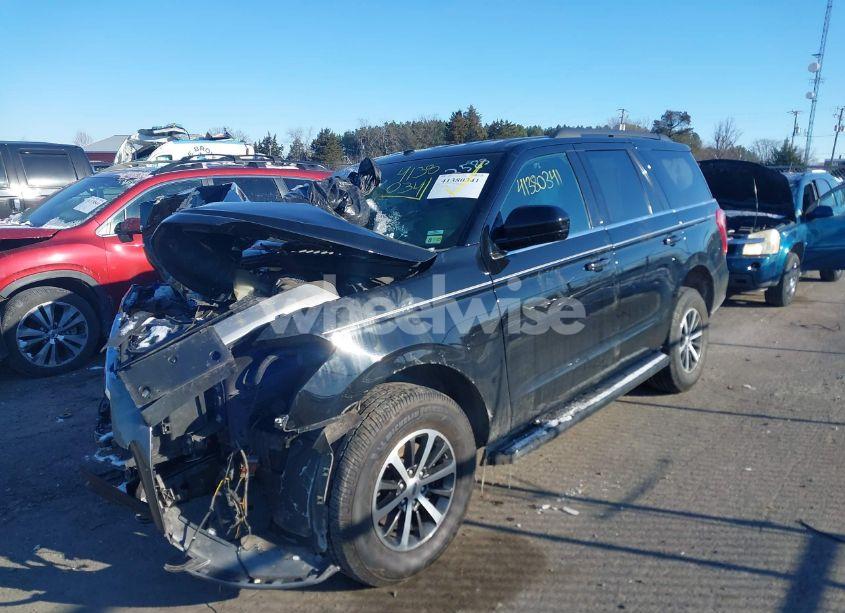 Photo 2 of 2018 Ford Expedition XLT (VIN 1FMJU1JTXJEA27567)