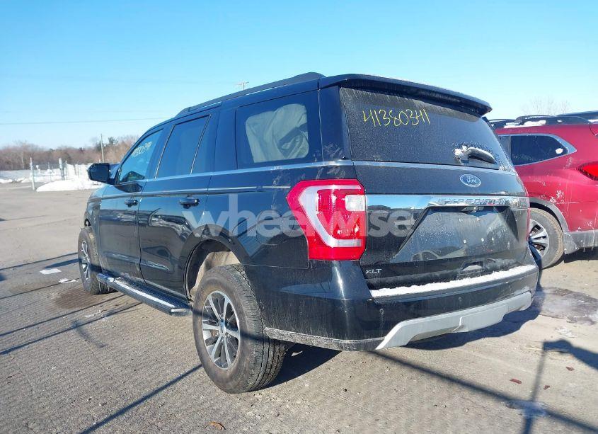 Photo 3 of 2018 Ford Expedition XLT (VIN 1FMJU1JTXJEA27567)