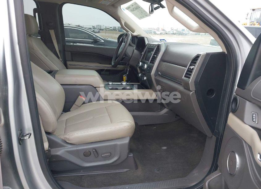 Photo 5 of 2020 Ford Expedition XLT (VIN 1FMJU1JTXLEA56148)