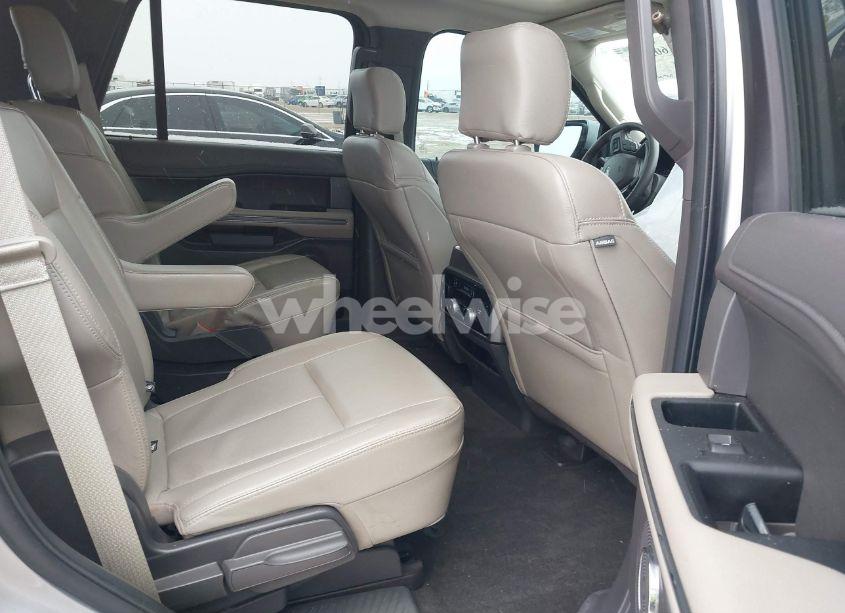 Photo 8 of 2020 Ford Expedition XLT (VIN 1FMJU1JTXLEA56148)
