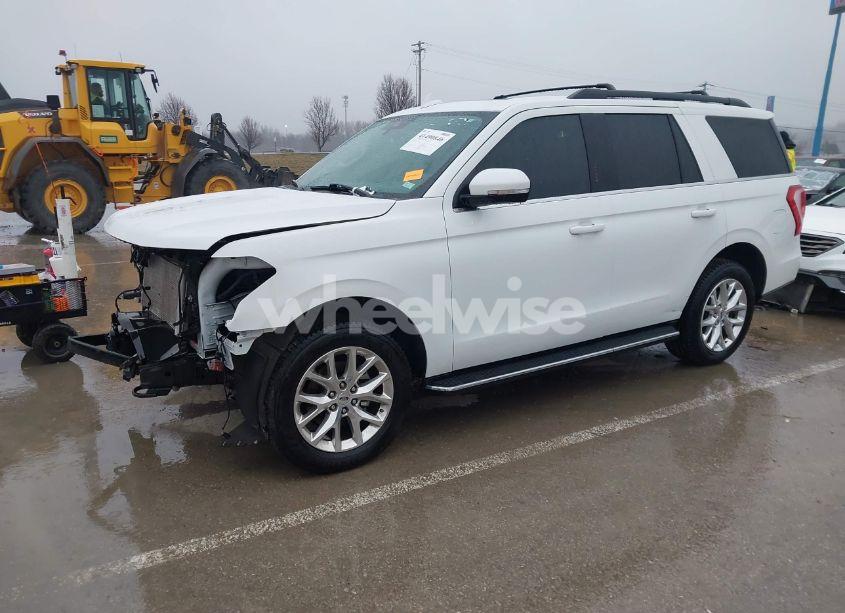 Photo 2 of 2020 Ford Expedition XLT (VIN 1FMJU1JTXLEA83642)