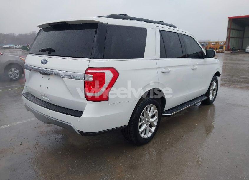 Photo 4 of 2020 Ford Expedition XLT (VIN 1FMJU1JTXLEA83642)