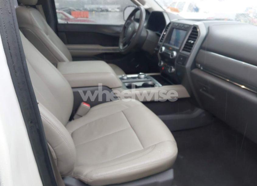 Photo 5 of 2020 Ford Expedition XLT (VIN 1FMJU1JTXLEA83642)
