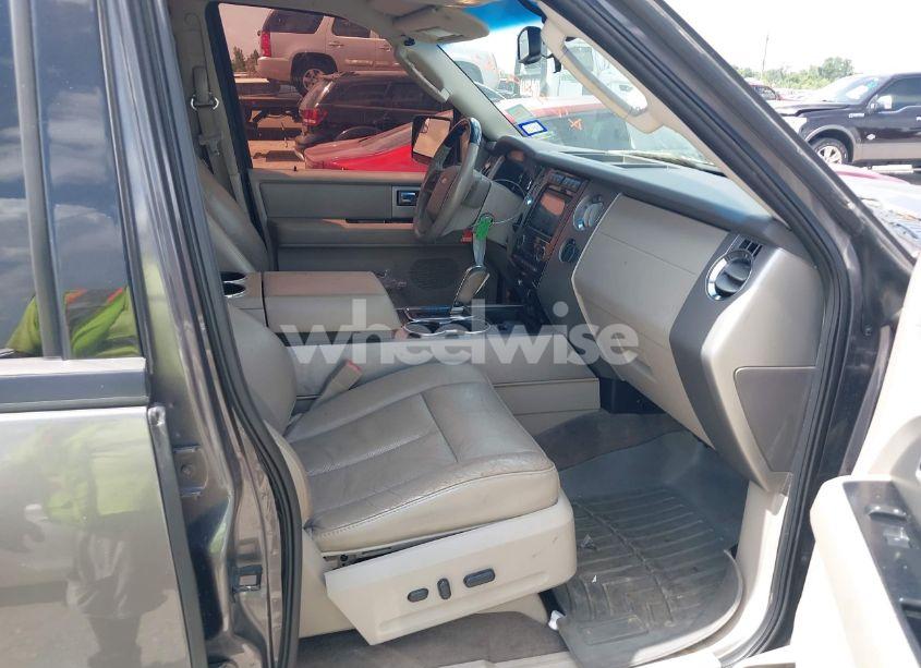 Photo 5 of 2014 Ford Expedition LIMITED (VIN 1FMJU1K50EEF46133)