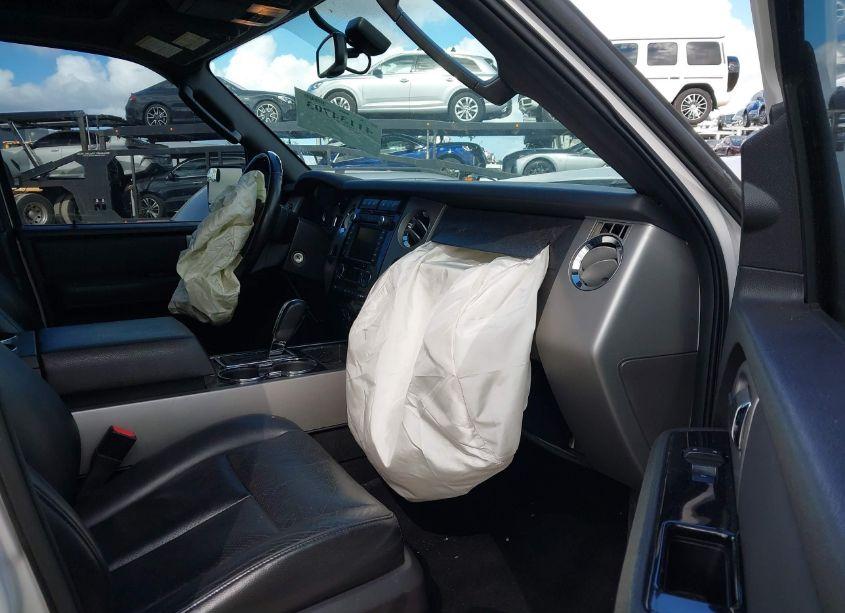 Photo 5 of 2011 Ford Expedition LIMITED (VIN 1FMJU1K51BEF11872)