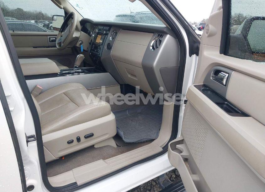 Photo 5 of 2014 Ford Expedition LIMITED (VIN 1FMJU1K51EEF26358)