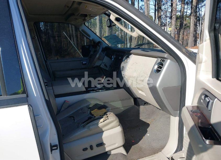 Photo 5 of 2010 Ford Expedition LIMITED (VIN 1FMJU1K52AEB46097)