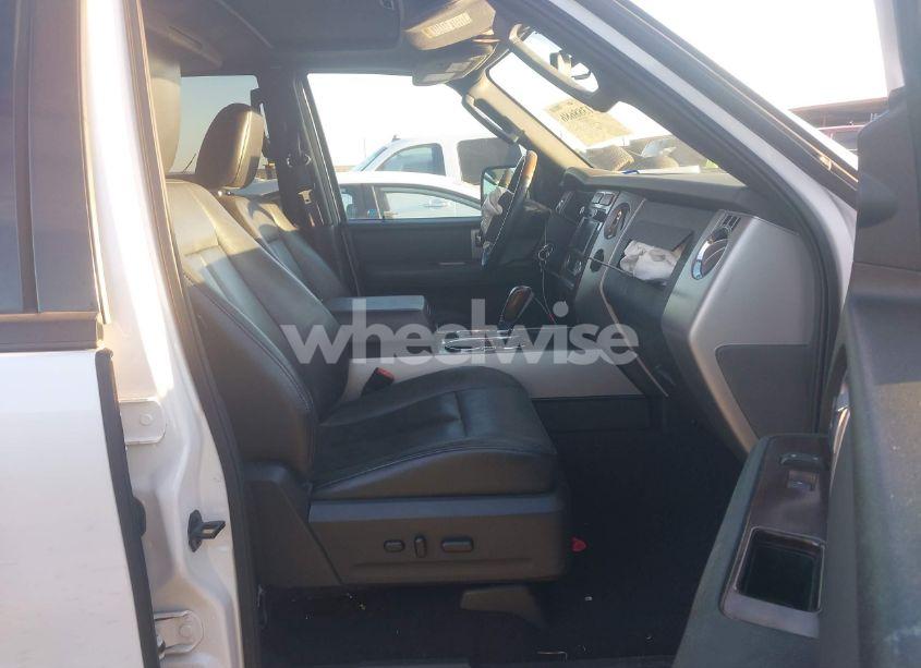 Photo 5 of 2010 Ford Expedition LIMITED (VIN 1FMJU1K53AEB21368)