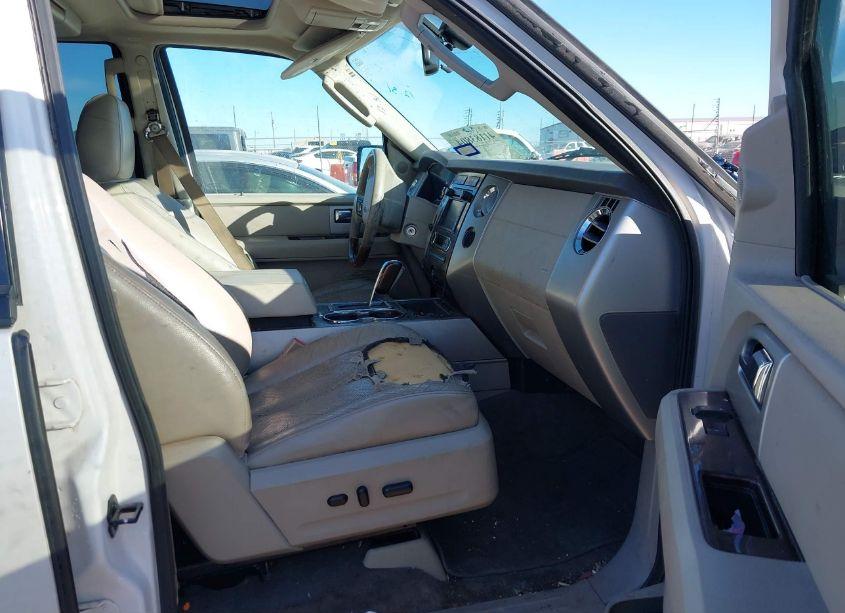 Photo 5 of 2010 Ford Expedition LIMITED (VIN 1FMJU1K53AEB47677)