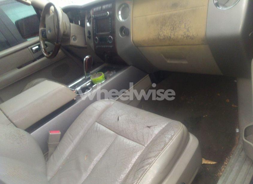 Photo 4 of 2010 Ford Expedition LIMITED (VIN 1FMJU1K56AEA20518)