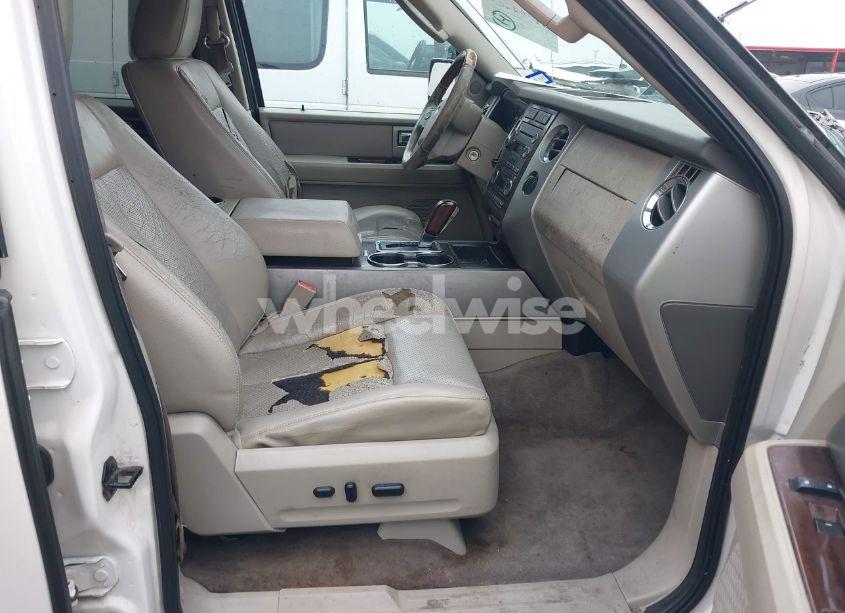 Photo 5 of 2010 Ford Expedition LIMITED (VIN 1FMJU1K58AEB63146)