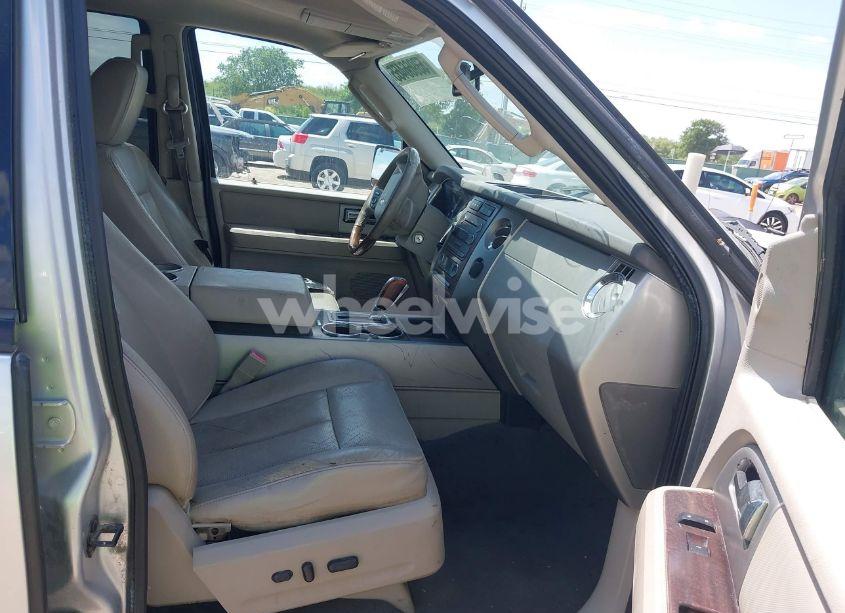 Photo 5 of 2010 Ford Expedition LIMITED (VIN 1FMJU1K5XAEA58768)