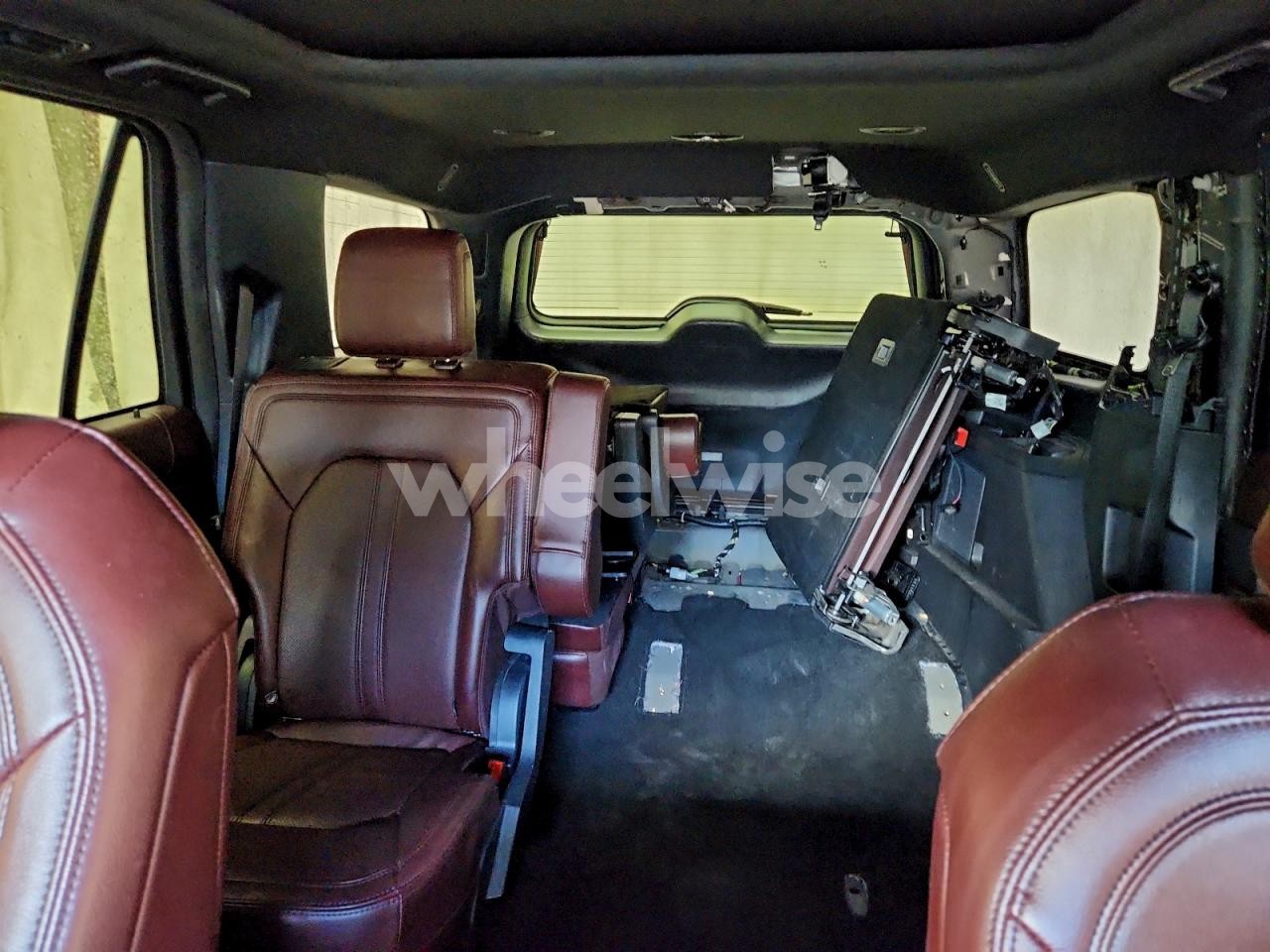 Photo 10 of 2024 FORD EXPEDITION LIMITED (VIN 1FMJU1K83REA62327)