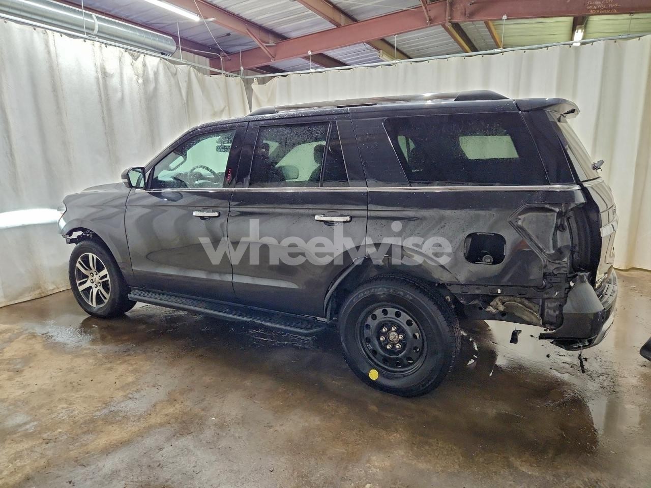 Photo 2 of 2024 FORD EXPEDITION LIMITED (VIN 1FMJU1K83REA62327)