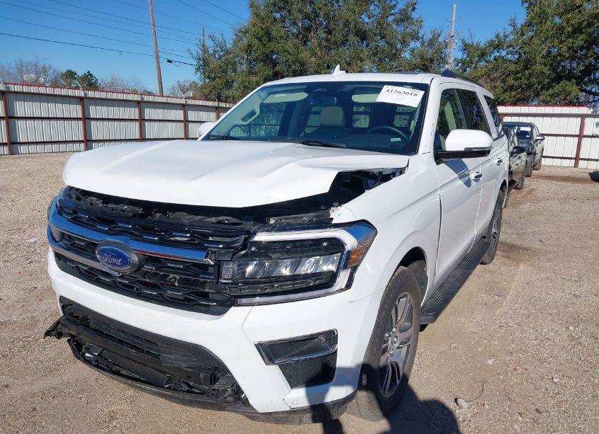 Photo 2 of 2024 Ford Expedition LIMITED (VIN 1FMJU1K86REA59325)