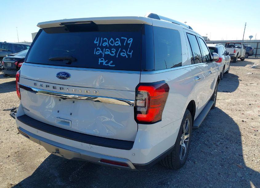 Photo 4 of 2024 Ford Expedition LIMITED (VIN 1FMJU1K86REA59325)