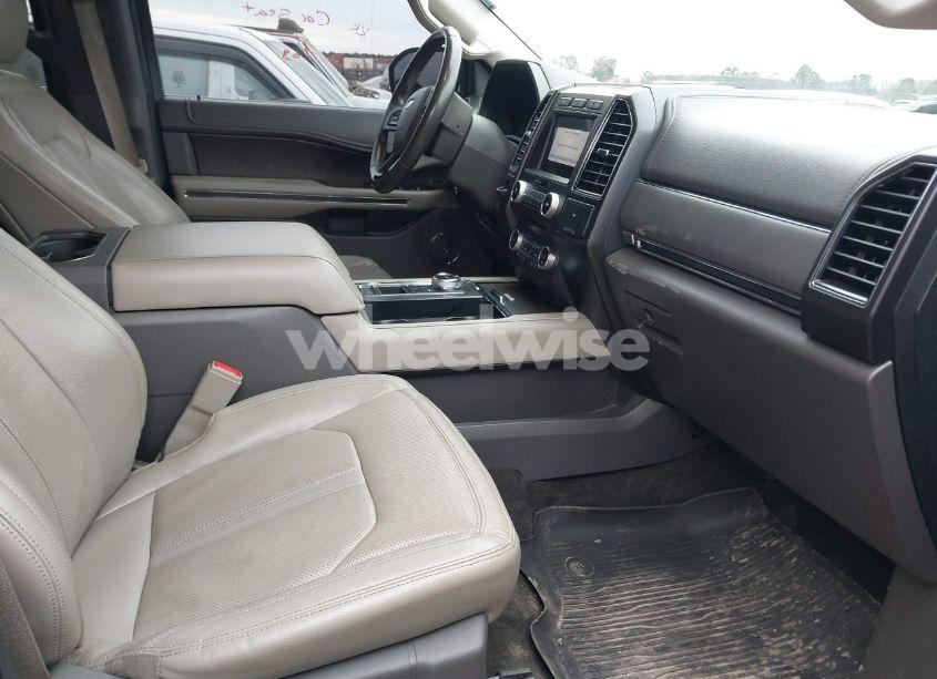 Photo 5 of 2018 Ford Expedition LIMITED (VIN 1FMJU1KT0JEA01722)