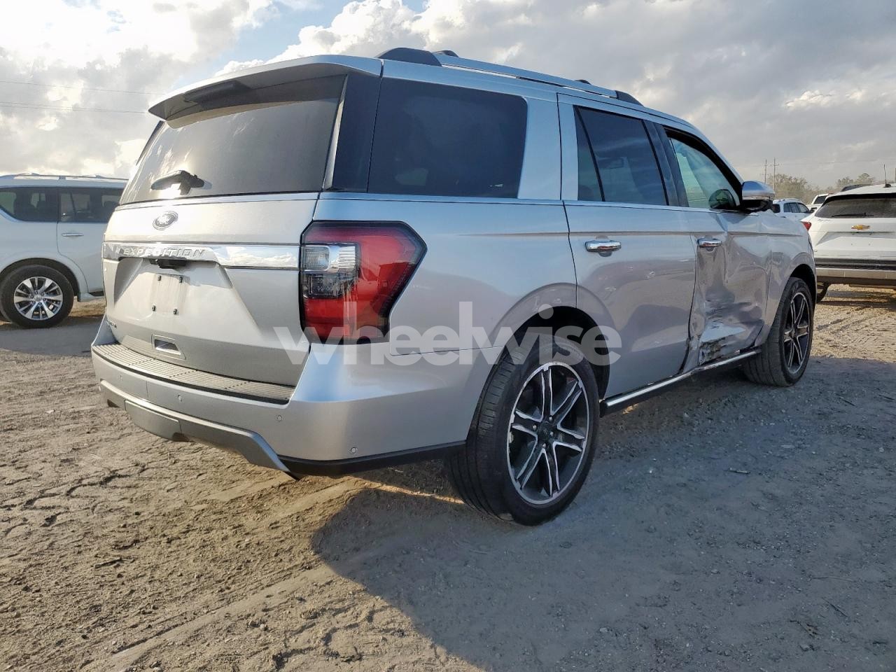 Photo 3 of 2019 FORD EXPEDITION LIMITED N/A (VIN 1FMJU1KT0KEA11135)
