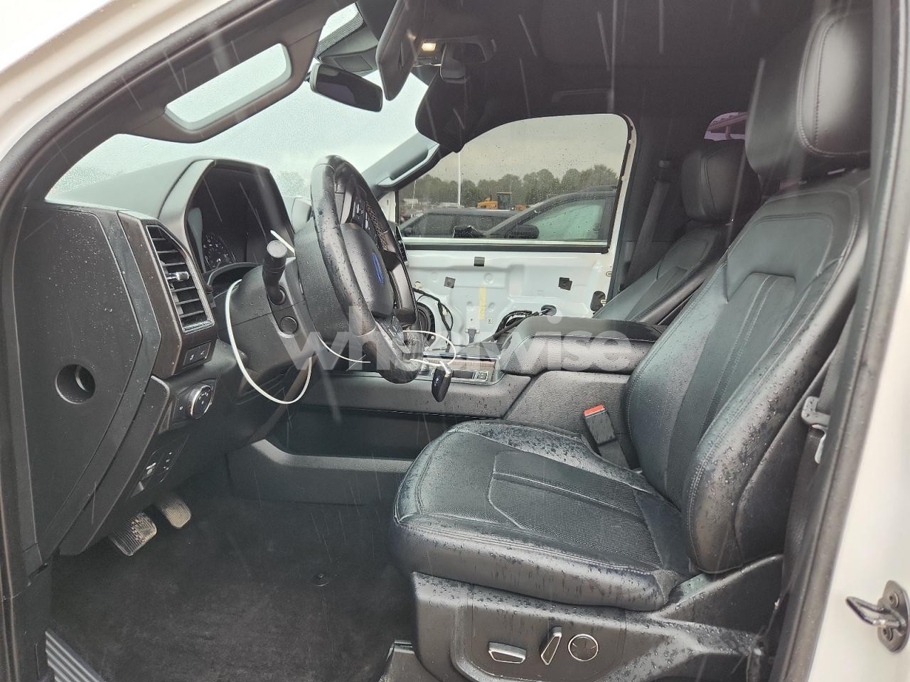 Photo 7 of 2019 FORD EXPEDITION LIMITED (VIN 1FMJU1KT0KEA69228)