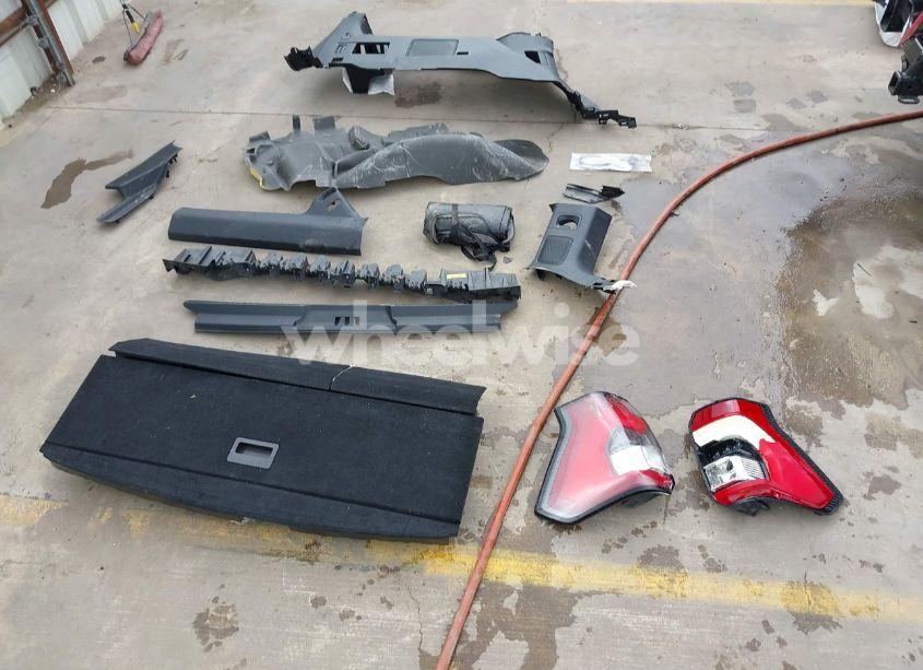 Photo 12 of 2018 Ford Expedition LIMITED (VIN 1FMJU1KT1JEA13457)