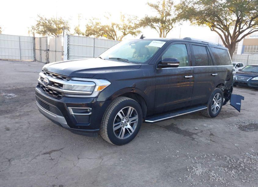 Photo 2 of 2022 Ford Expedition LIMITED (VIN 1FMJU1KT1NEA67153)