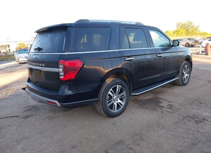Photo 4 of 2022 Ford Expedition LIMITED (VIN 1FMJU1KT1NEA67153)