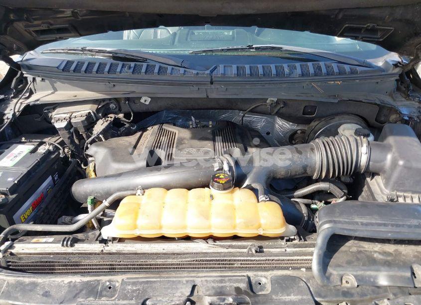 Photo 9 of 2018 Ford Expedition LIMITED (VIN 1FMJU1KT2JEA18554)