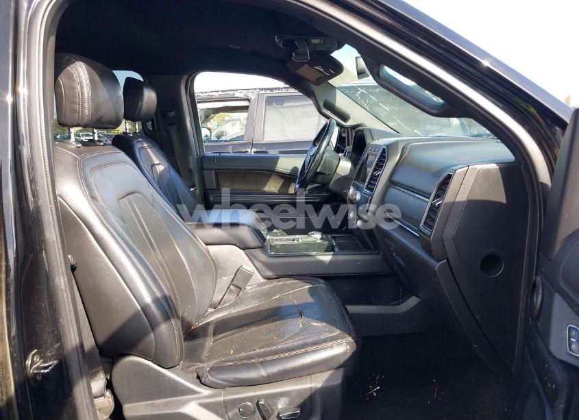 Photo 4 of 2018 Ford Expedition LIMITED (VIN 1FMJU1KT2JEA18554)