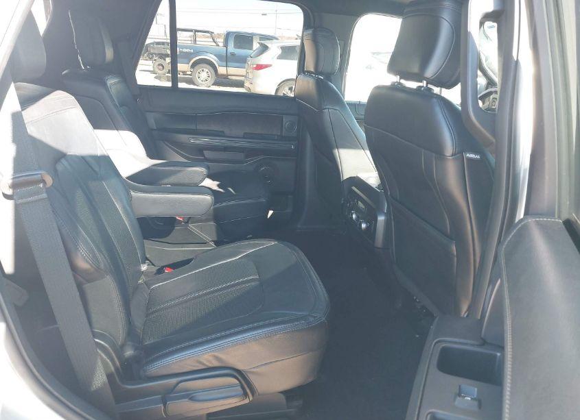 Photo 8 of 2019 Ford Expedition LIMITED (VIN 1FMJU1KT2KEA02081)