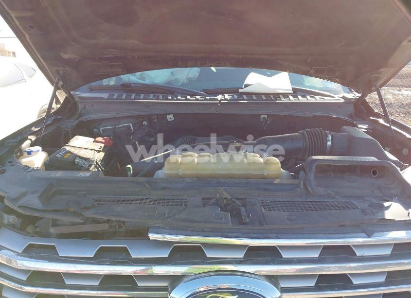 Photo 10 of 2019 Ford Expedition LIMITED (VIN 1FMJU1KT3KEA13543)