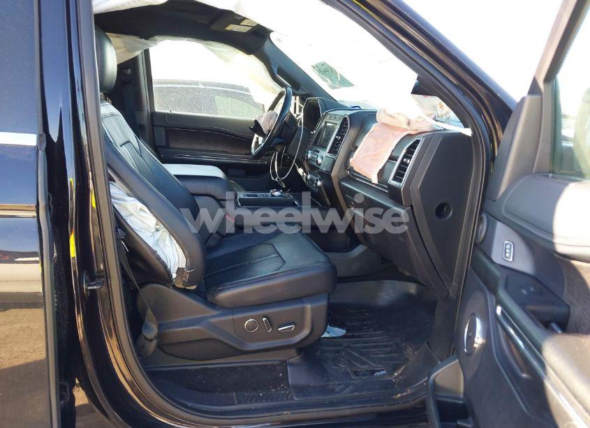 Photo 5 of 2019 Ford Expedition LIMITED (VIN 1FMJU1KT3KEA13543)