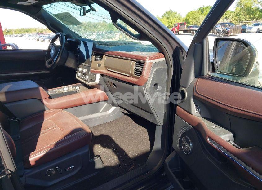 Photo 5 of 2022 Ford Expedition LIMITED (VIN 1FMJU1KT3NEA66988)